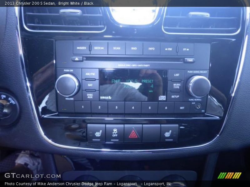 Bright White / Black 2013 Chrysler 200 S Sedan