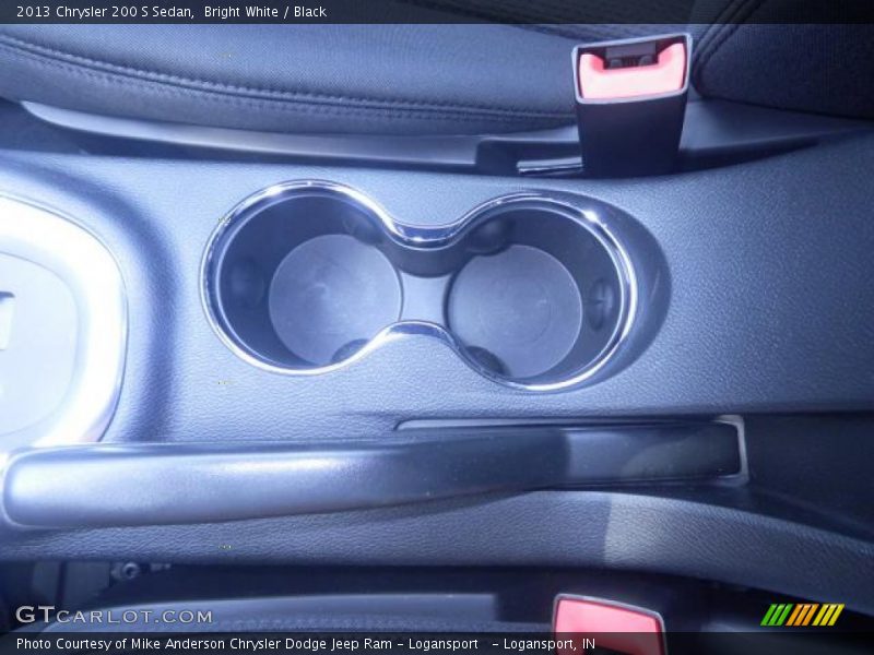 Bright White / Black 2013 Chrysler 200 S Sedan