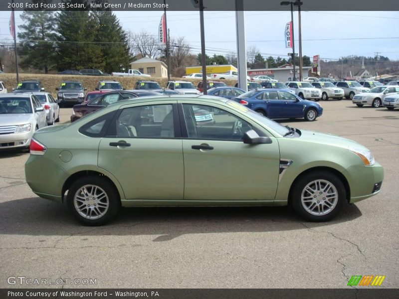Kiwi Green / Medium Stone 2008 Ford Focus SE Sedan