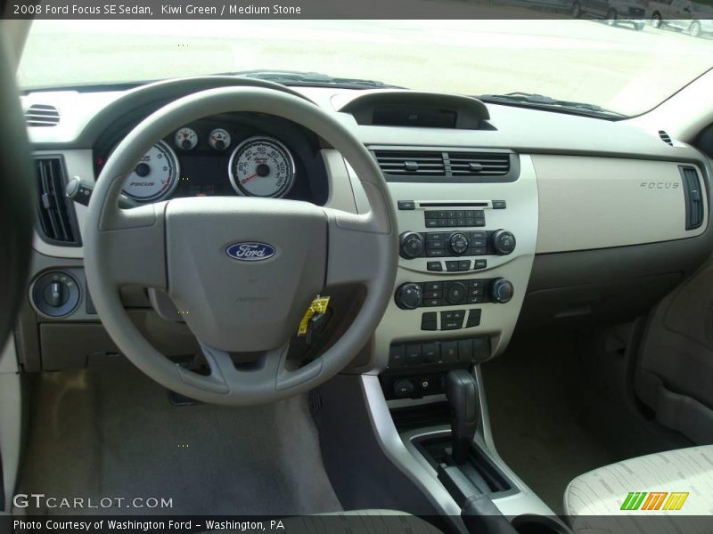 Kiwi Green / Medium Stone 2008 Ford Focus SE Sedan