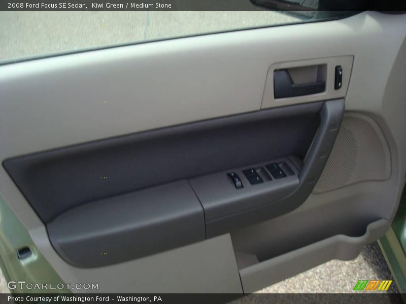 Kiwi Green / Medium Stone 2008 Ford Focus SE Sedan