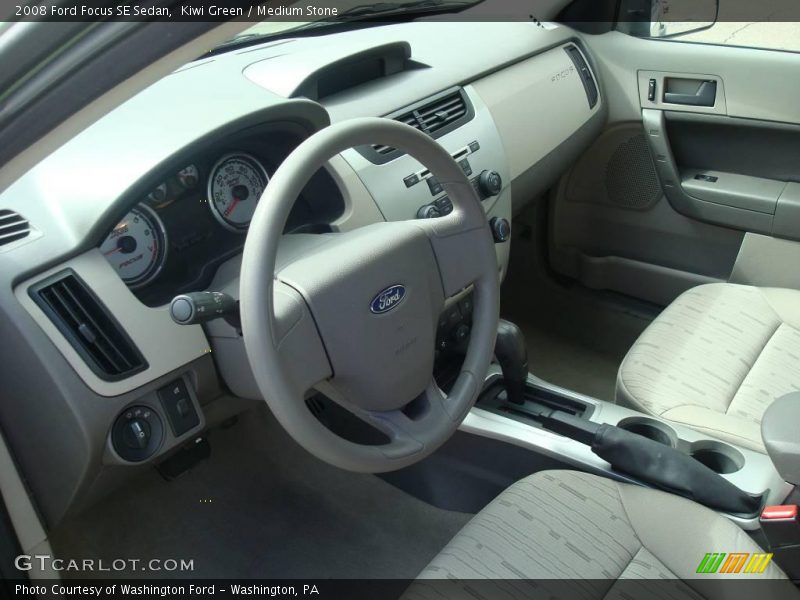 Kiwi Green / Medium Stone 2008 Ford Focus SE Sedan