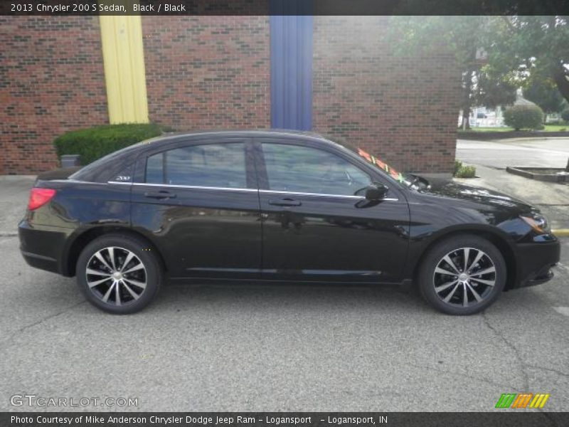Black / Black 2013 Chrysler 200 S Sedan