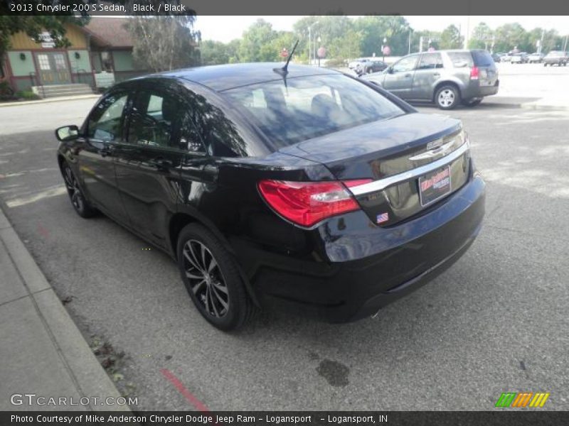 Black / Black 2013 Chrysler 200 S Sedan