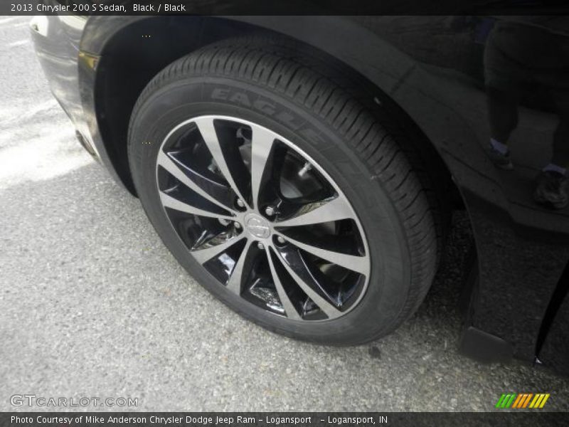 Black / Black 2013 Chrysler 200 S Sedan
