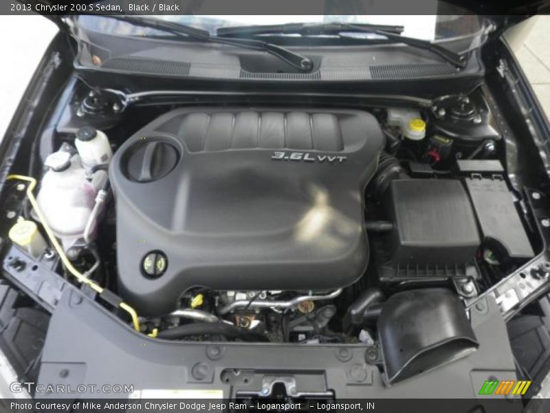 Black / Black 2013 Chrysler 200 S Sedan