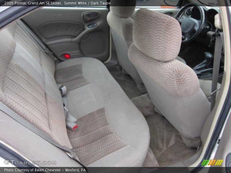 Summit White / Dark Taupe 2005 Pontiac Grand Am SE Sedan