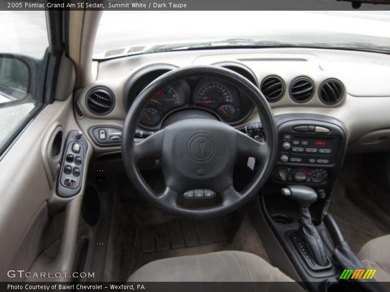 Summit White / Dark Taupe 2005 Pontiac Grand Am SE Sedan