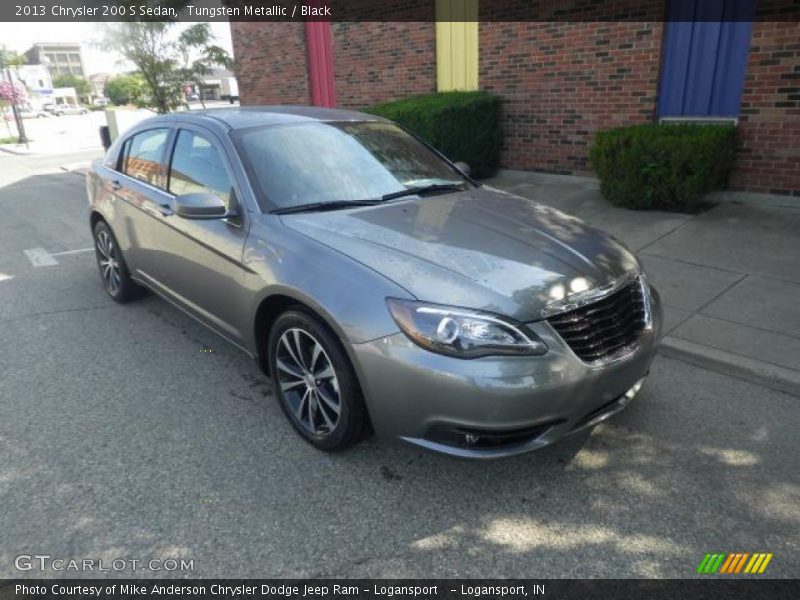 Tungsten Metallic / Black 2013 Chrysler 200 S Sedan