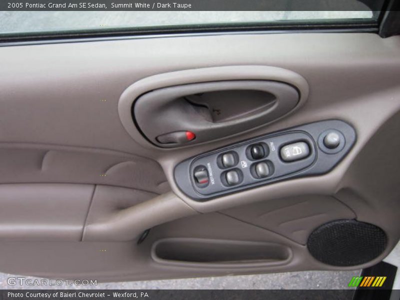 Summit White / Dark Taupe 2005 Pontiac Grand Am SE Sedan