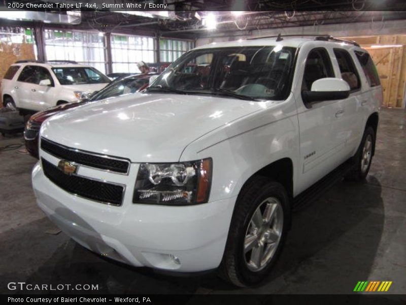 Front 3/4 View of 2009 Tahoe LT 4x4
