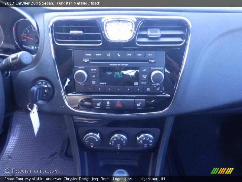 Tungsten Metallic / Black 2013 Chrysler 200 S Sedan