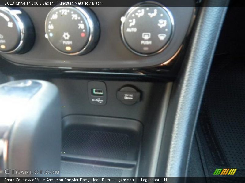 Tungsten Metallic / Black 2013 Chrysler 200 S Sedan