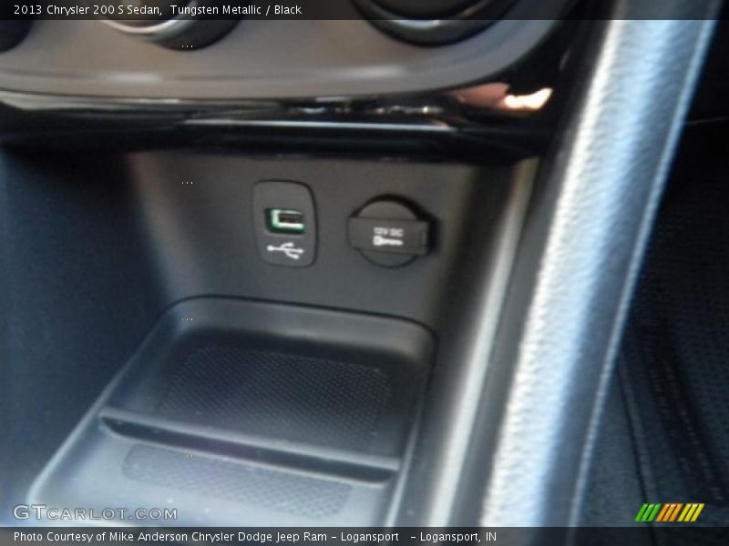 Tungsten Metallic / Black 2013 Chrysler 200 S Sedan