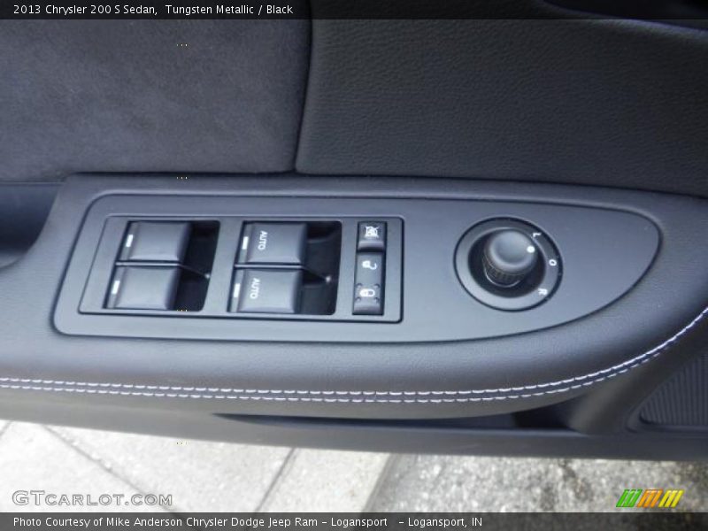 Tungsten Metallic / Black 2013 Chrysler 200 S Sedan