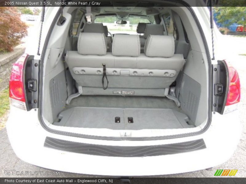  2005 Quest 3.5 SL Trunk