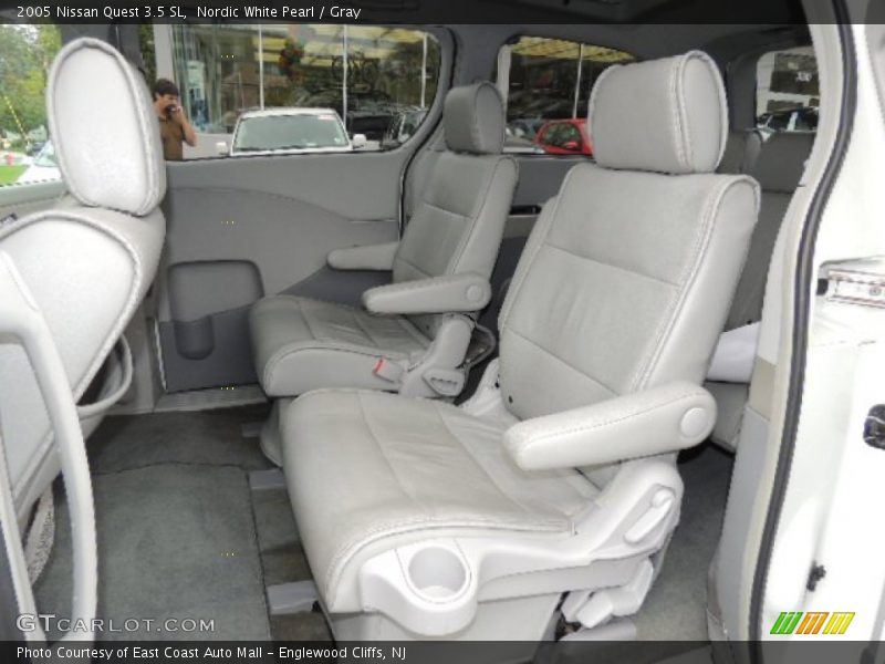 Rear Seat of 2005 Quest 3.5 SL