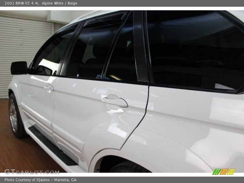 Alpine White / Beige 2001 BMW X5 4.4i