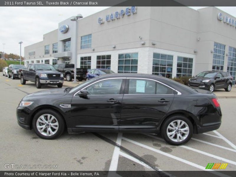 Tuxedo Black / Charcoal Black 2011 Ford Taurus SEL