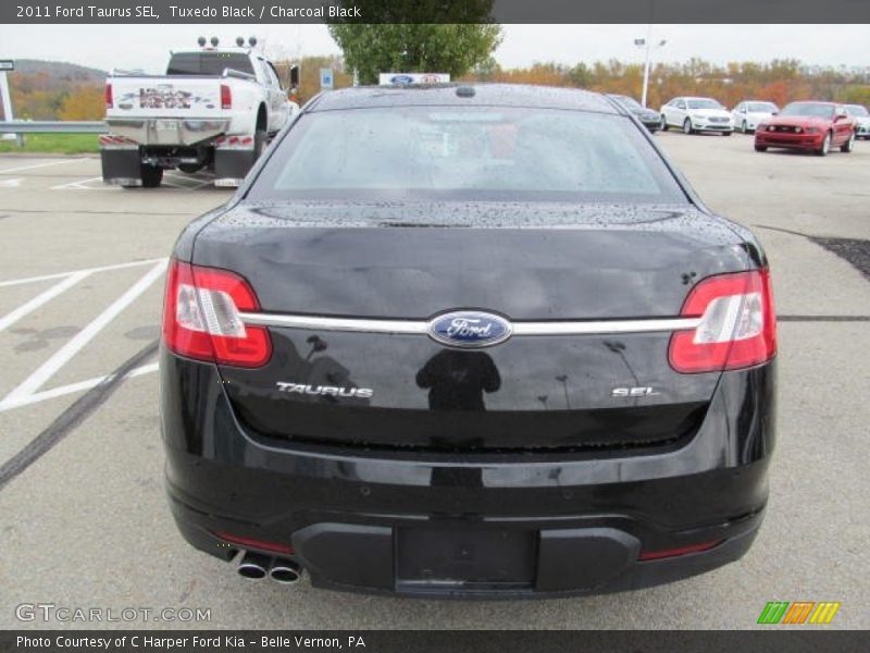 Tuxedo Black / Charcoal Black 2011 Ford Taurus SEL