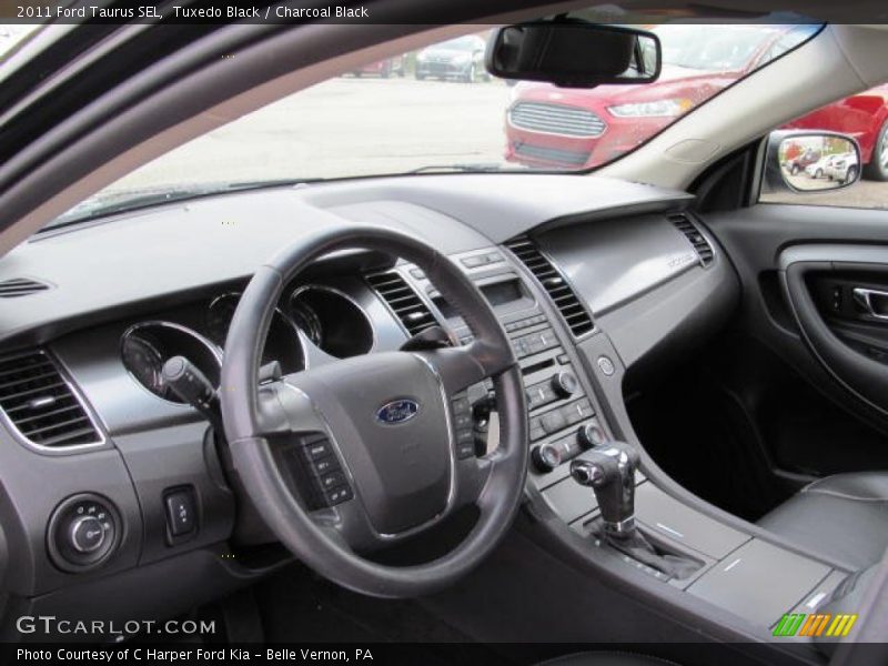 Tuxedo Black / Charcoal Black 2011 Ford Taurus SEL