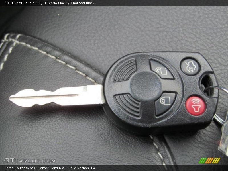 Keys of 2011 Taurus SEL