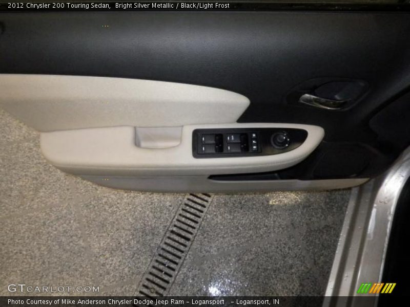 Bright Silver Metallic / Black/Light Frost 2012 Chrysler 200 Touring Sedan