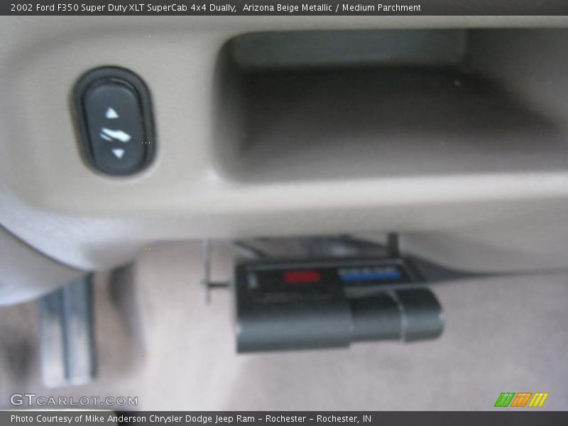 Arizona Beige Metallic / Medium Parchment 2002 Ford F350 Super Duty XLT SuperCab 4x4 Dually