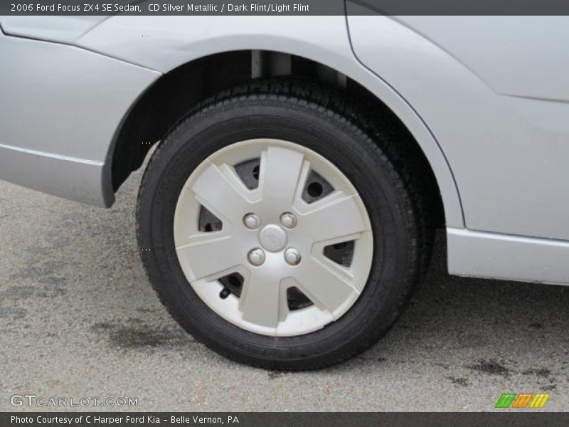 CD Silver Metallic / Dark Flint/Light Flint 2006 Ford Focus ZX4 SE Sedan
