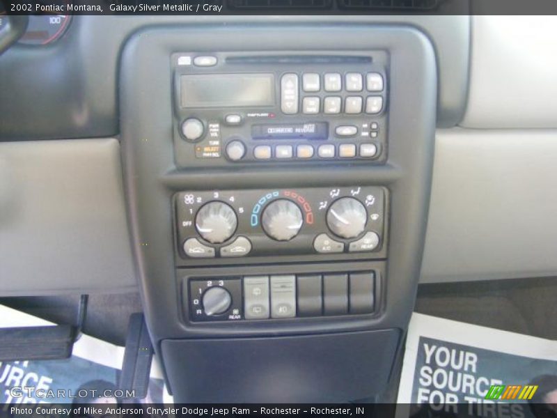 Galaxy Silver Metallic / Gray 2002 Pontiac Montana