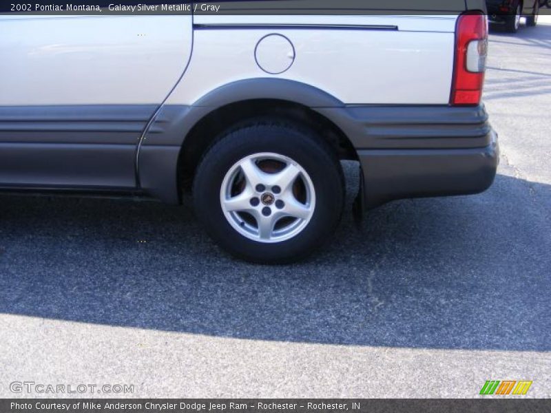 Galaxy Silver Metallic / Gray 2002 Pontiac Montana