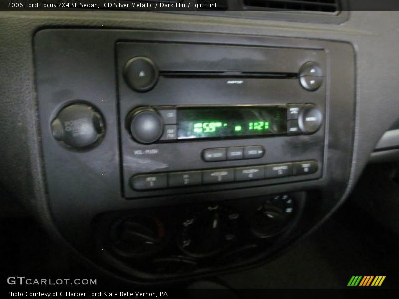 CD Silver Metallic / Dark Flint/Light Flint 2006 Ford Focus ZX4 SE Sedan