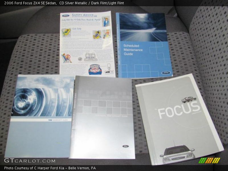 CD Silver Metallic / Dark Flint/Light Flint 2006 Ford Focus ZX4 SE Sedan