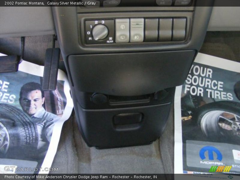 Galaxy Silver Metallic / Gray 2002 Pontiac Montana