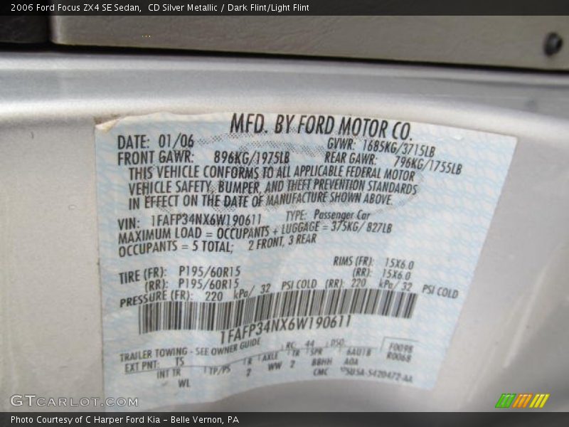 CD Silver Metallic / Dark Flint/Light Flint 2006 Ford Focus ZX4 SE Sedan