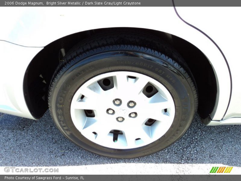 Bright Silver Metallic / Dark Slate Gray/Light Graystone 2006 Dodge Magnum
