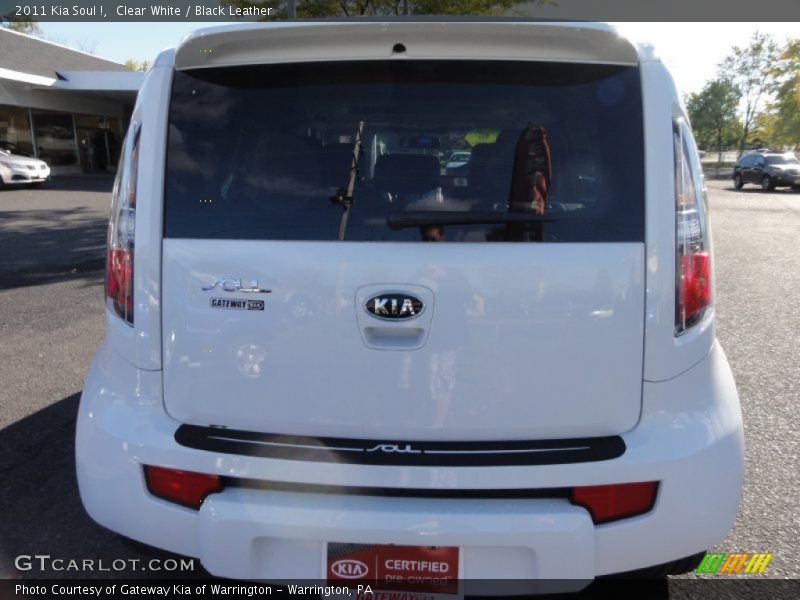 Clear White / Black Leather 2011 Kia Soul !