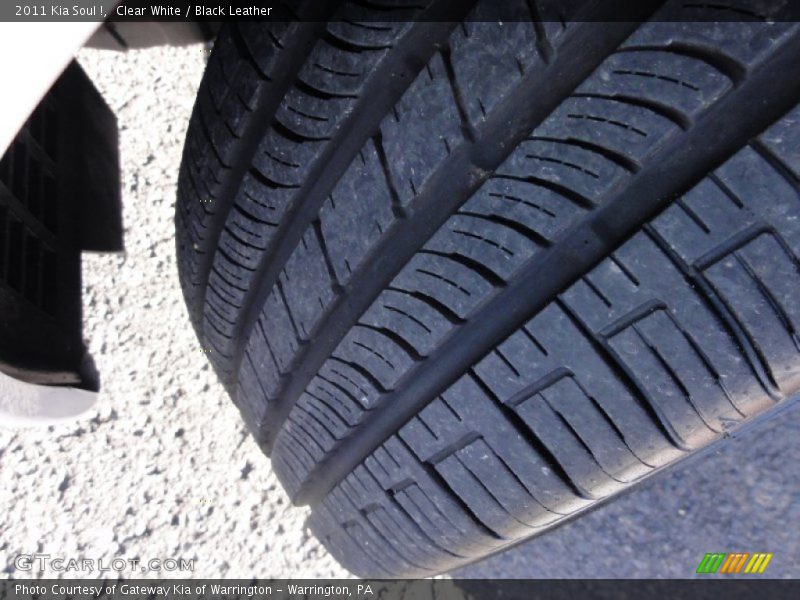 Clear White / Black Leather 2011 Kia Soul !