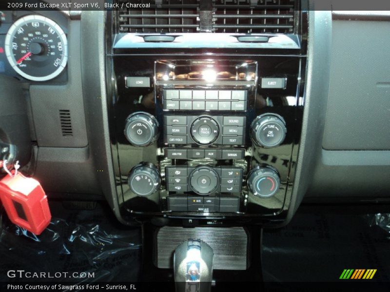 Controls of 2009 Escape XLT Sport V6