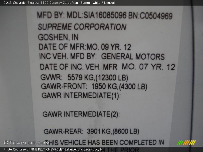 Summit White / Neutral 2013 Chevrolet Express 3500 Cutaway Cargo Van
