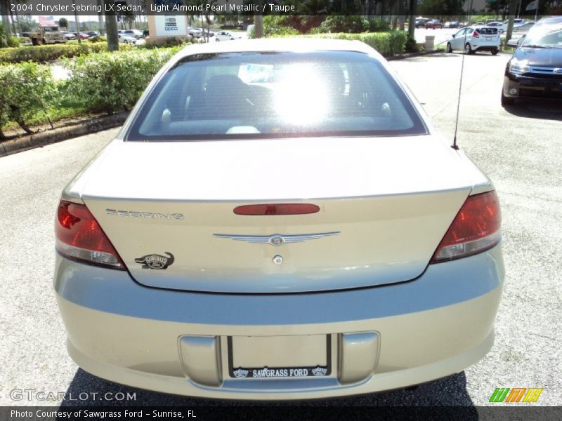 Light Almond Pearl Metallic / Taupe 2004 Chrysler Sebring LX Sedan