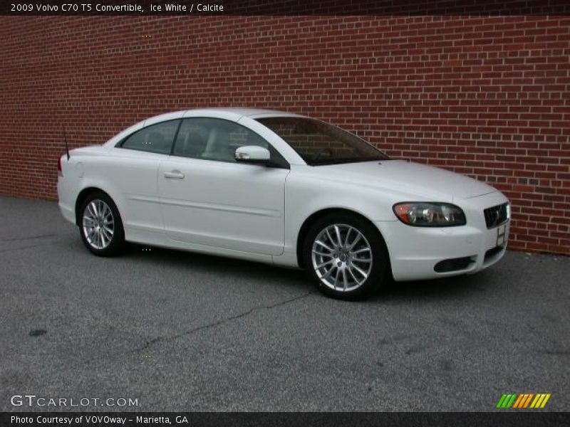Ice White / Calcite 2009 Volvo C70 T5 Convertible