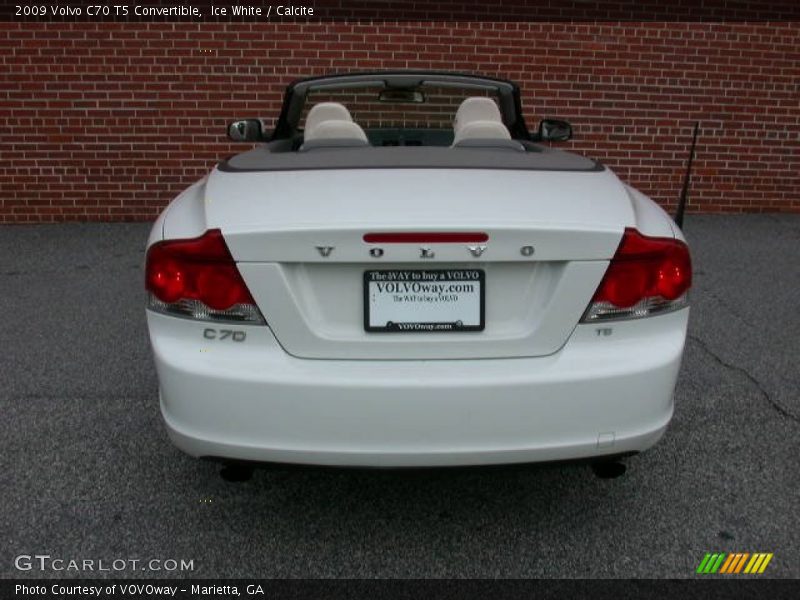 Ice White / Calcite 2009 Volvo C70 T5 Convertible
