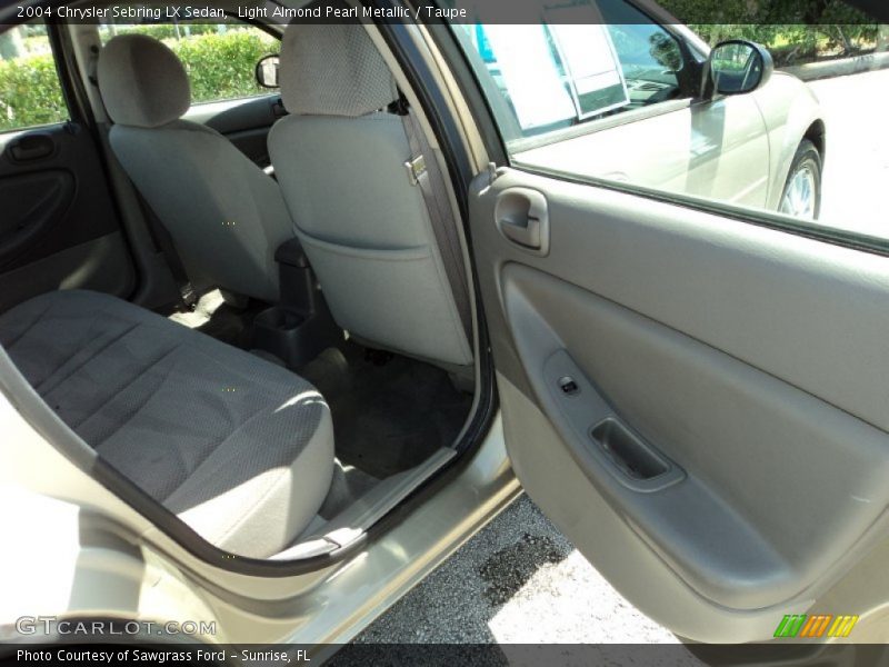 Light Almond Pearl Metallic / Taupe 2004 Chrysler Sebring LX Sedan