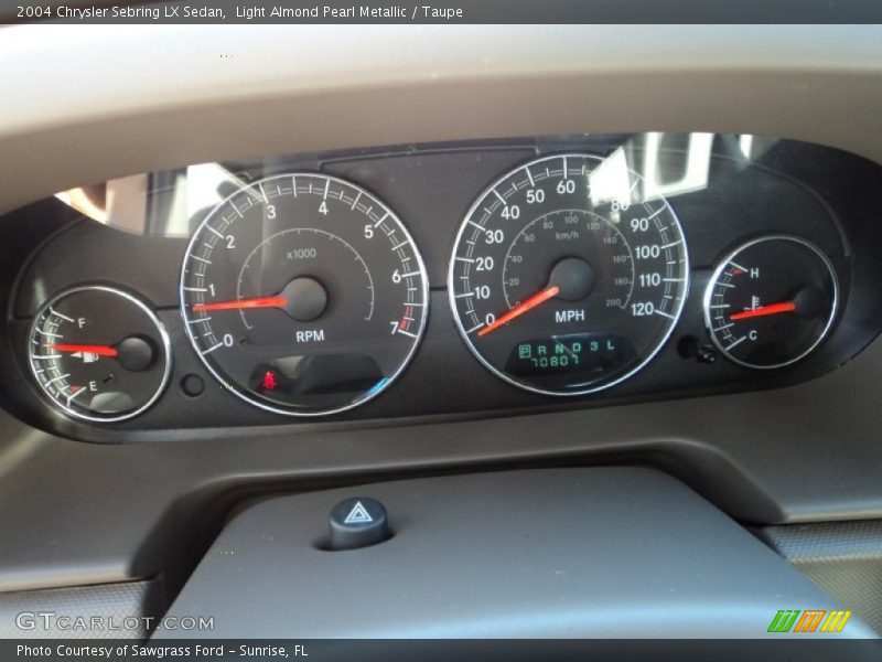 Light Almond Pearl Metallic / Taupe 2004 Chrysler Sebring LX Sedan