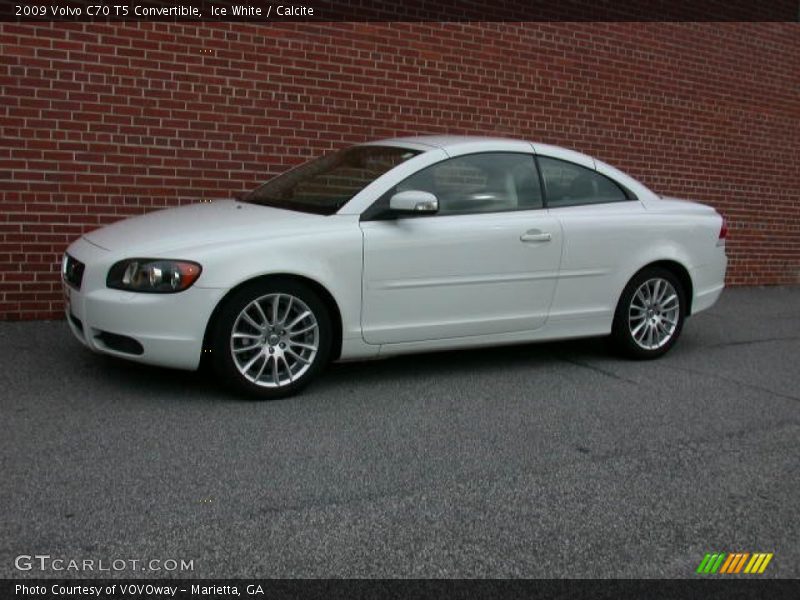 Ice White / Calcite 2009 Volvo C70 T5 Convertible