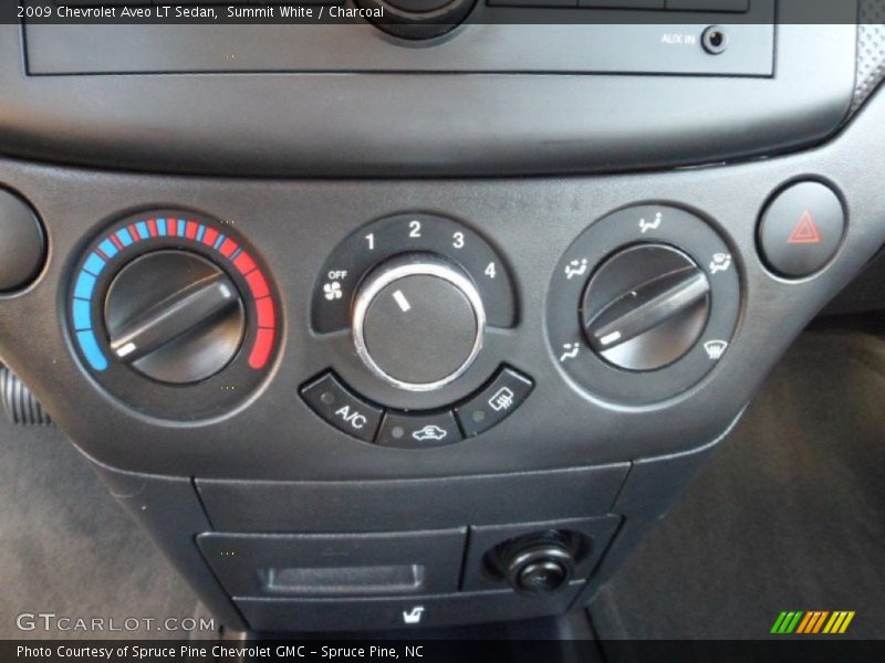 Summit White / Charcoal 2009 Chevrolet Aveo LT Sedan