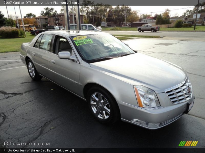 Light Platinum / Titanium 2007 Cadillac DTS Luxury