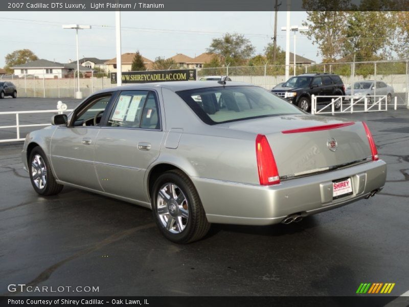 Light Platinum / Titanium 2007 Cadillac DTS Luxury