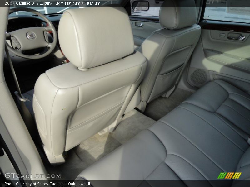 Light Platinum / Titanium 2007 Cadillac DTS Luxury